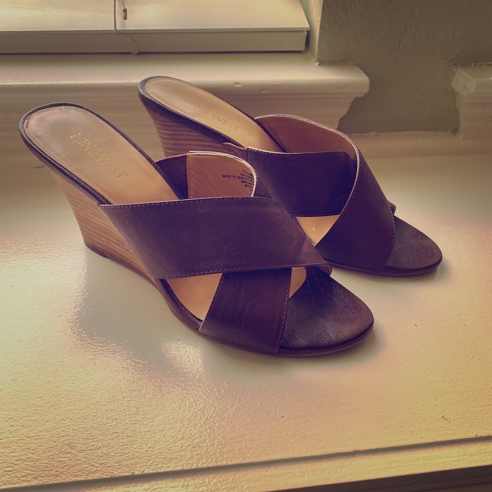 Nine West Chocolate brown sandal wedge